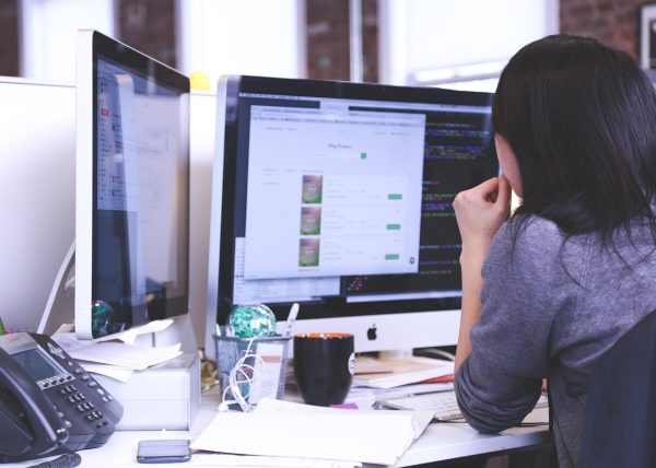 Marketings Metaverse Mirage: Separating Hype From ROI