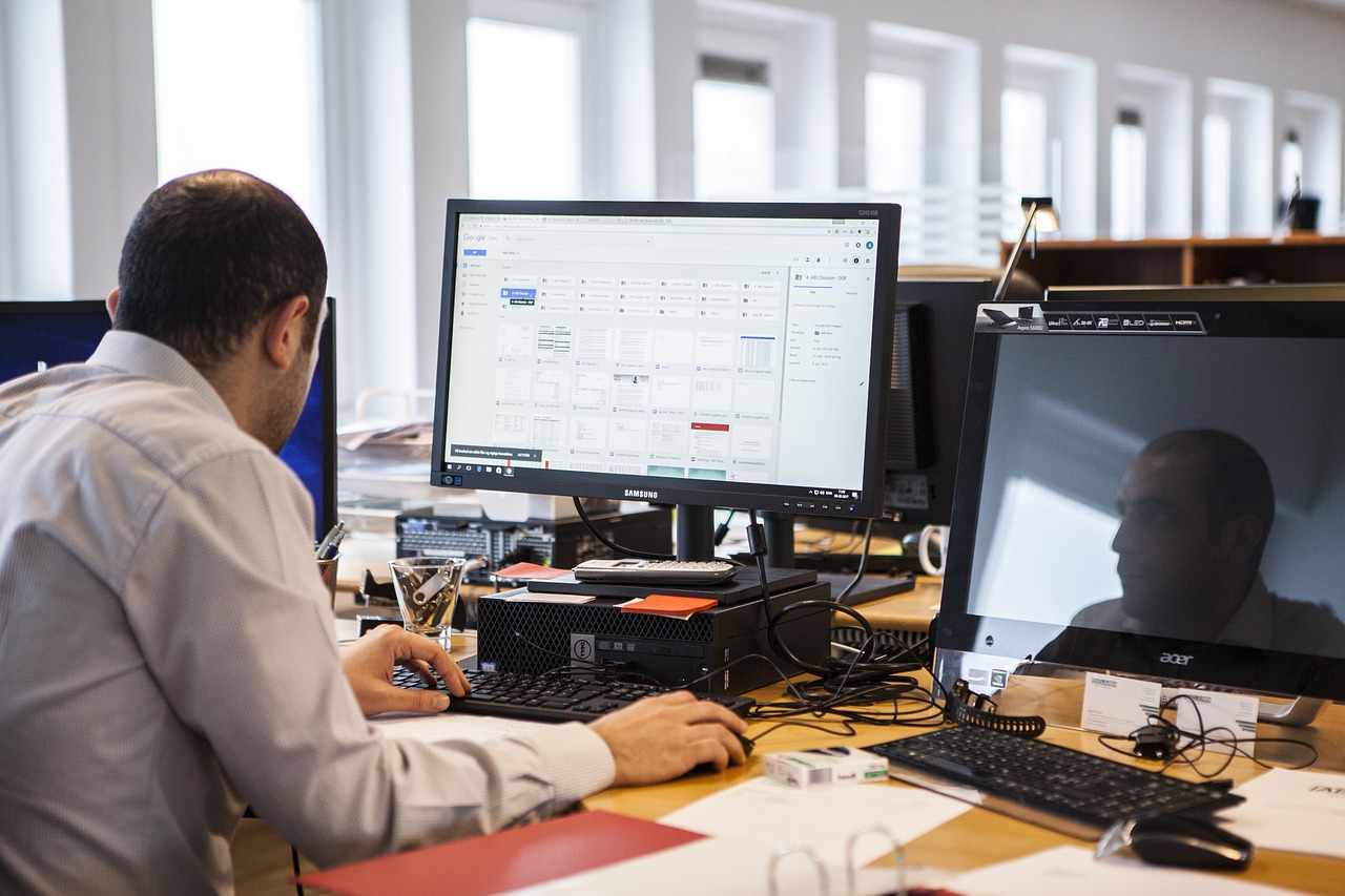 Startup Survival: Data-Driven Decisions, Not Gut Feelings